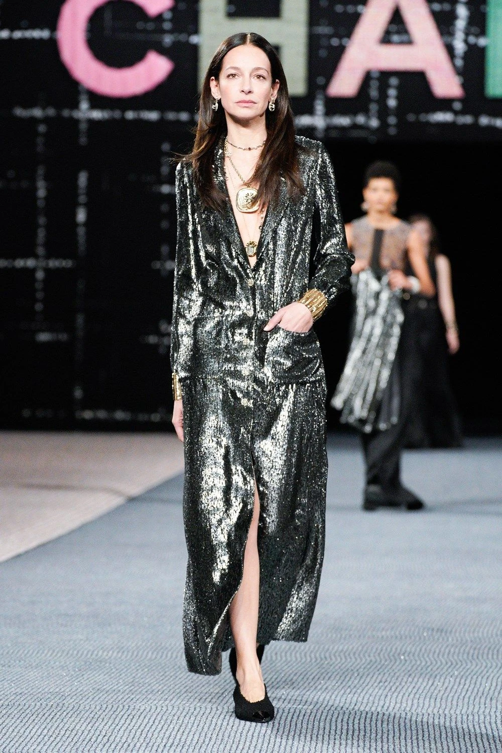 Robe métallisée Chanel - Tendance mode automne hiver 2021 2022